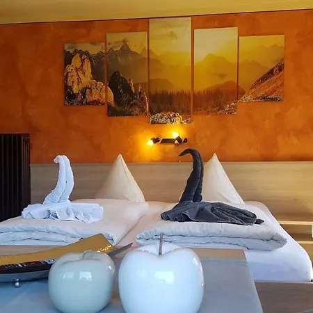 Happy Camp Hofherr Gasthof 2*