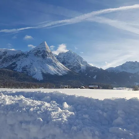 Happy Camp Hofherr Gasthof 2*