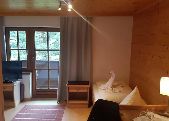 Happy Camp Hofherr Pensión 2*