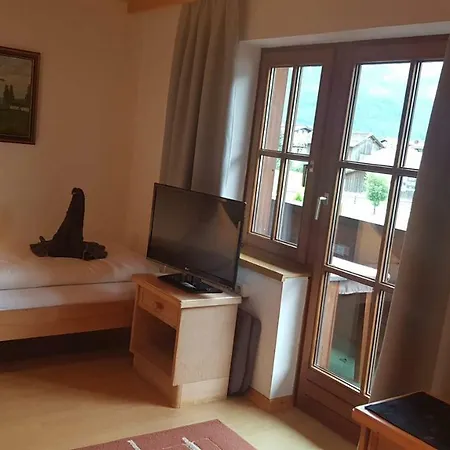 霍福赫快乐营地酒店 招待所 2*