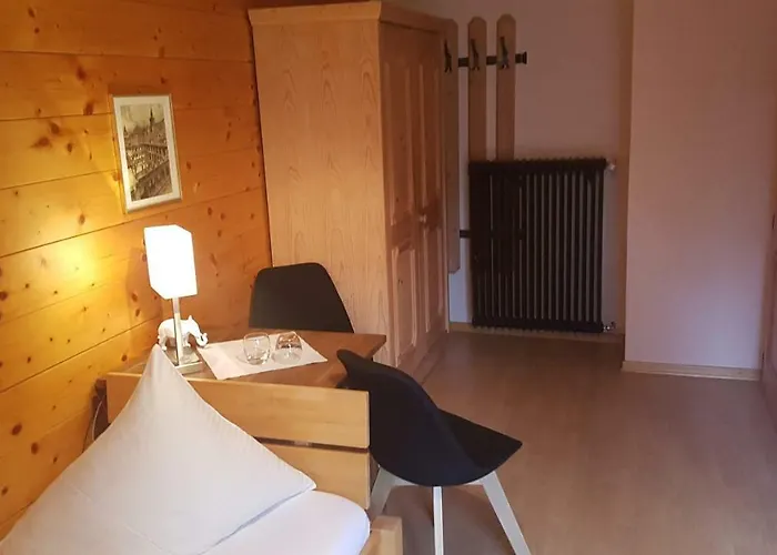 Happy Camp Hofherr Πανσιόν 2*