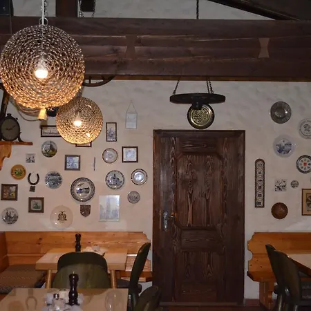 Happy Camp Hofherr 2*